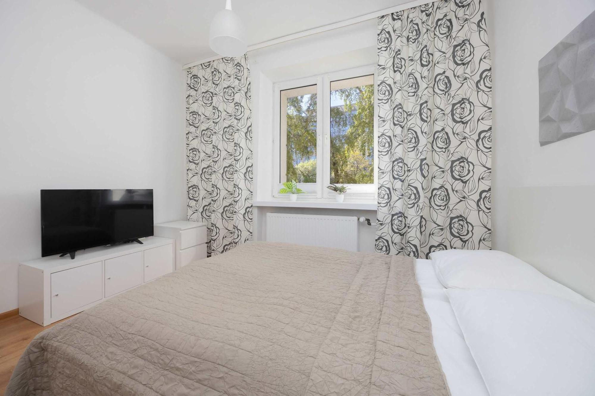Modern In Perfect For Remote Work By Renters Warszawa