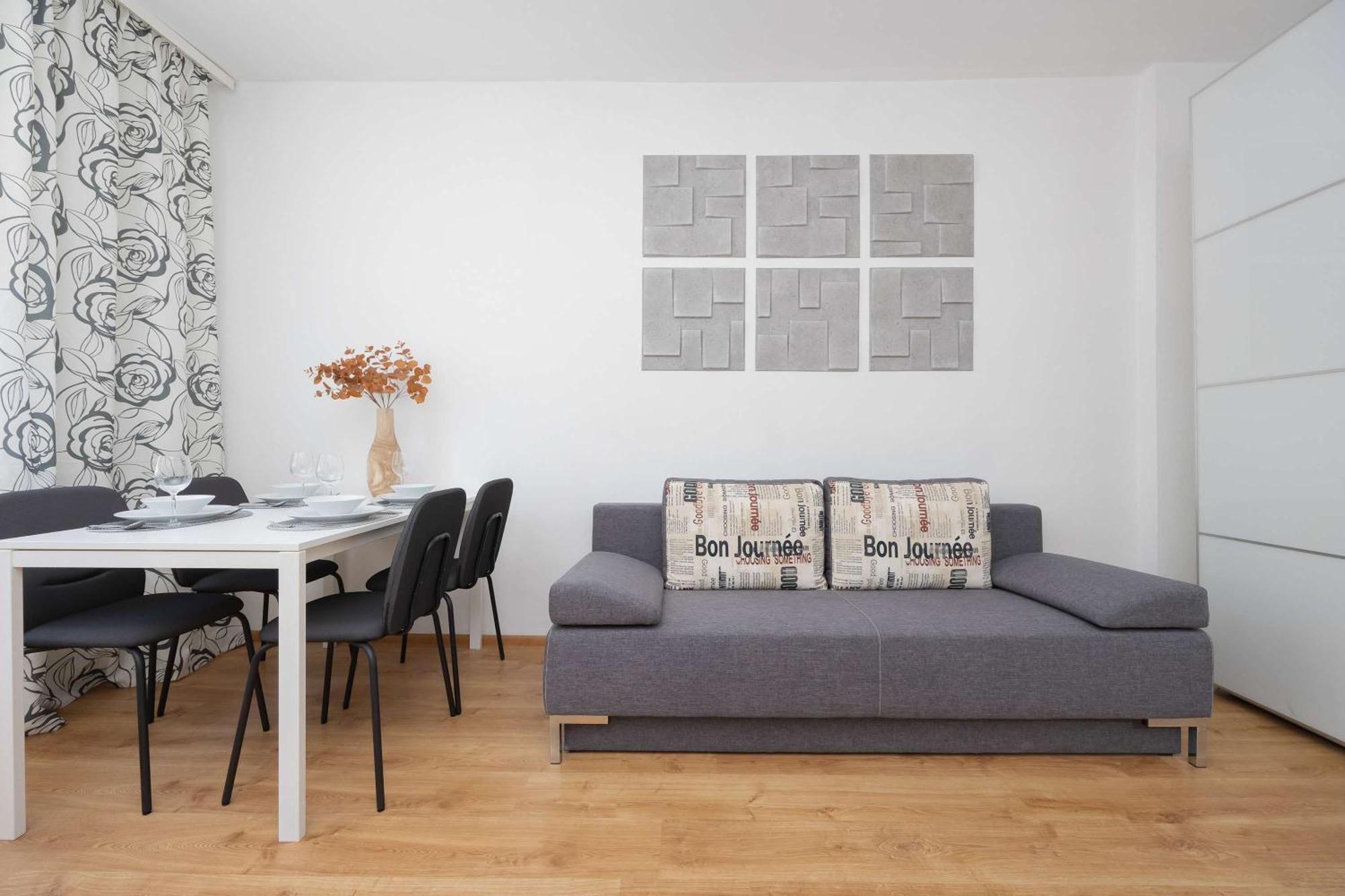 Modern In Perfect For Remote Work By Renters Warszawa